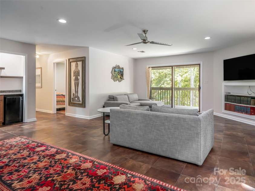 1302 Timber Trail, Asheville, NC 28804.  MLS# CAR4301638, YatesRealty ID 2258. 