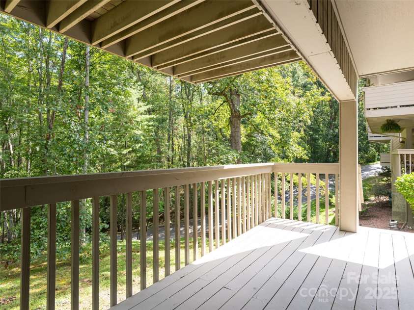 1302 Timber Trail, Asheville, NC 28804.  MLS# CAR4301638, YatesRealty ID 2258. 