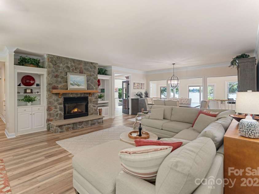 17112 Green Dolphin Lane, Cornelius, NC 28031.  MLS# CAR4251860, YatesRealty ID 22580. 