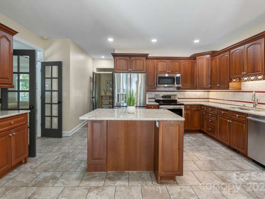 17112 Green Dolphin Lane, Cornelius, NC 28031.  MLS# CAR4251860, YatesRealty ID 22580. 