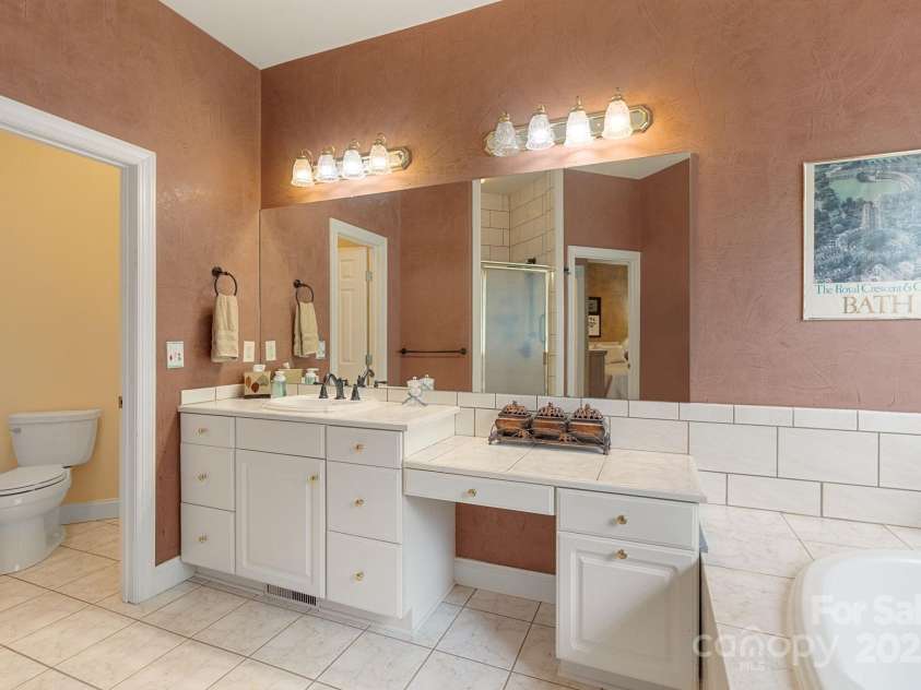 17112 Green Dolphin Lane, Cornelius, NC 28031.  MLS# CAR4251860, YatesRealty ID 22580. 