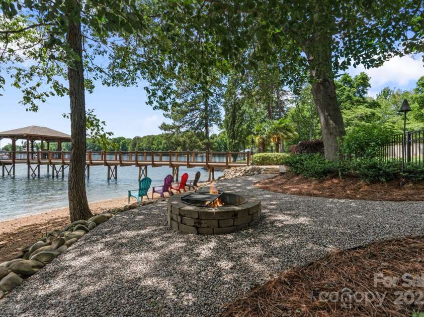 17112 Green Dolphin Lane, Cornelius, NC 28031.  MLS# CAR4251860, YatesRealty ID 22580. 