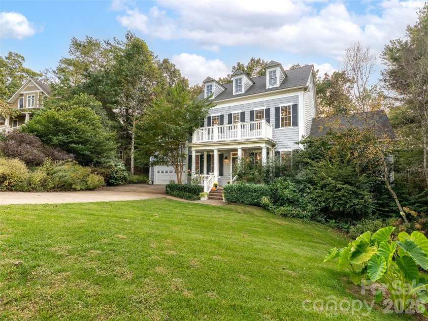 36 White Ash Drive, Asheville, NC 28803.  MLS# CAR4310417, YatesRealty ID 22580. Welcome to 36 White Ash