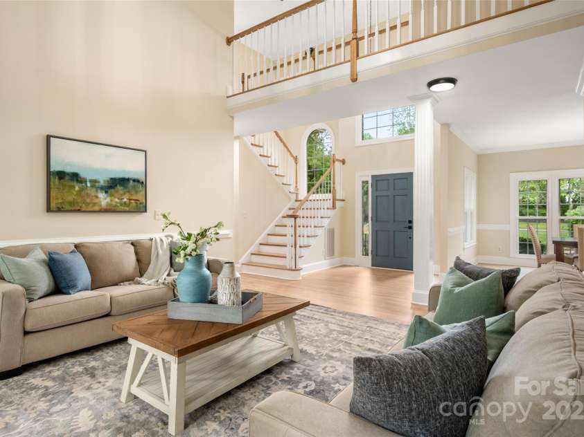15535 Eagleview Drive, Charlotte, NC 28278.  MLS# CAR4249773, YatesRealty ID 22581. 