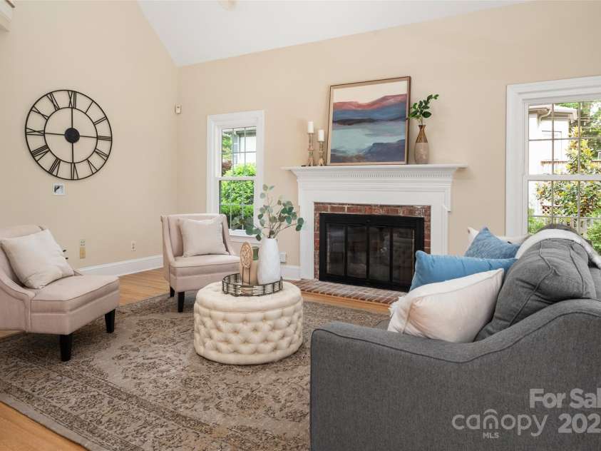 15535 Eagleview Drive, Charlotte, NC 28278.  MLS# CAR4249773, YatesRealty ID 22581. 