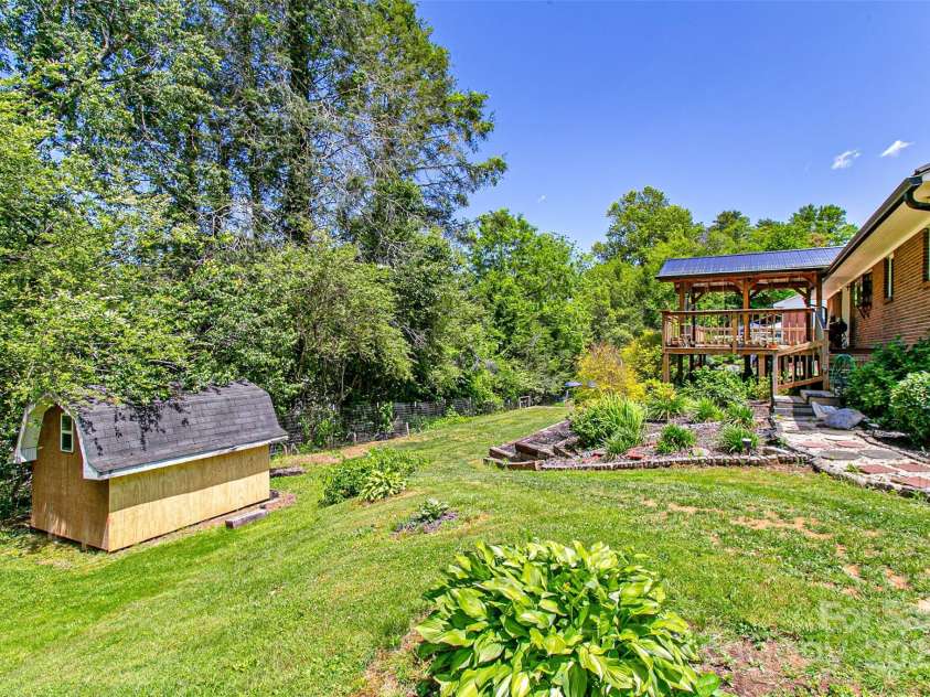 75 Hawthorne Drive, Brevard, NC 28712.  MLS# CAR4257599, YatesRealty ID 22583. 
