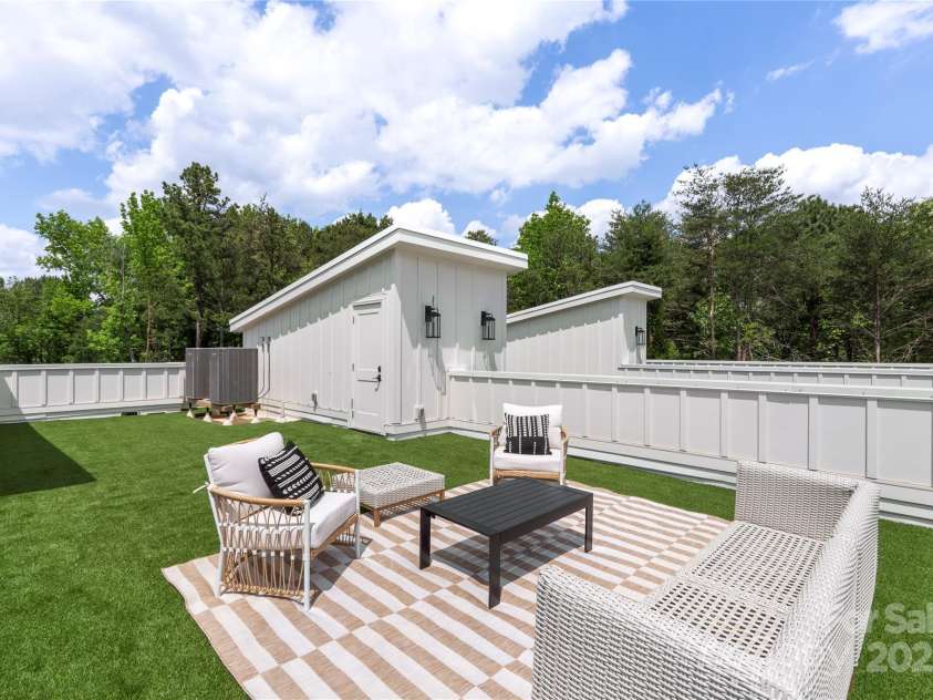 3409 Holabird Lane, Charlotte, NC 28208.  MLS# CAR4262805, YatesRealty ID 22584. 