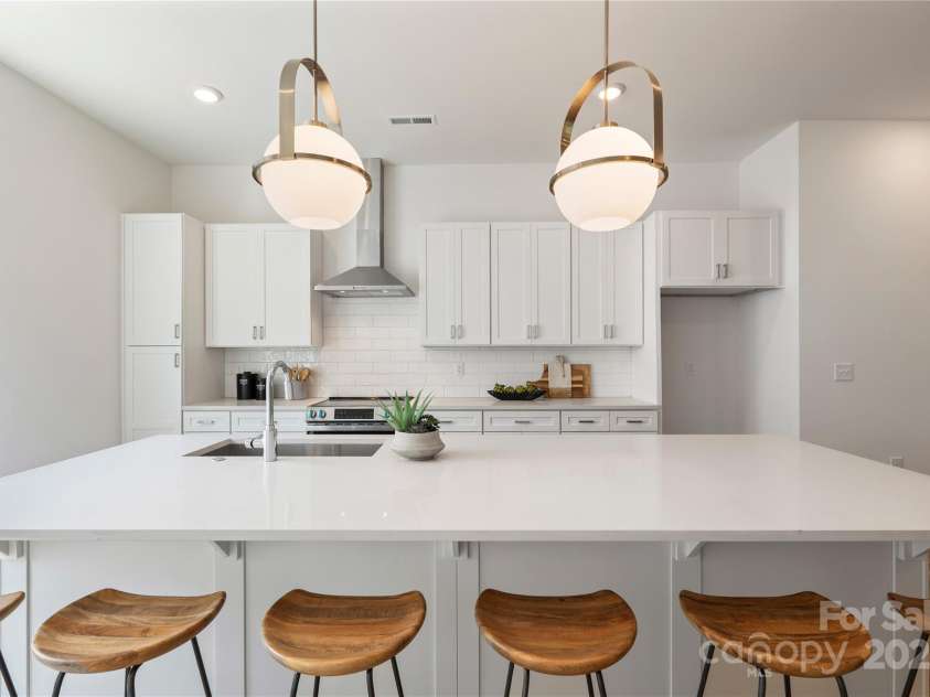 3409 Holabird Lane, Charlotte, NC 28208.  MLS# CAR4262805, YatesRealty ID 22584. 