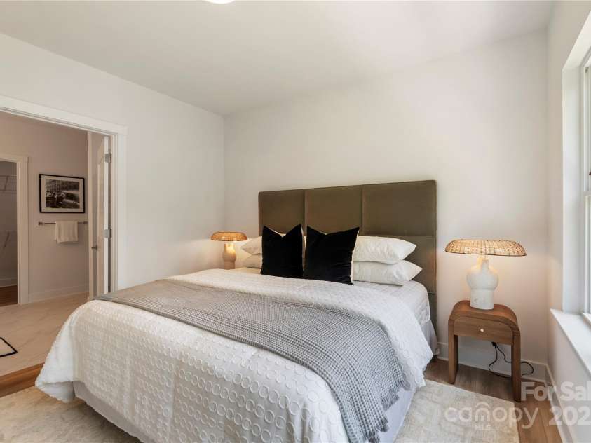 3409 Holabird Lane, Charlotte, NC 28208.  MLS# CAR4262805, YatesRealty ID 22584. 
