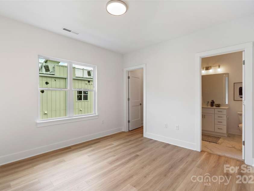 3409 Holabird Lane, Charlotte, NC 28208.  MLS# CAR4262805, YatesRealty ID 22584. 