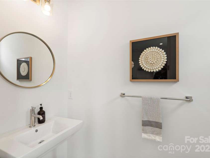 3409 Holabird Lane, Charlotte, NC 28208.  MLS# CAR4262805, YatesRealty ID 22584. 