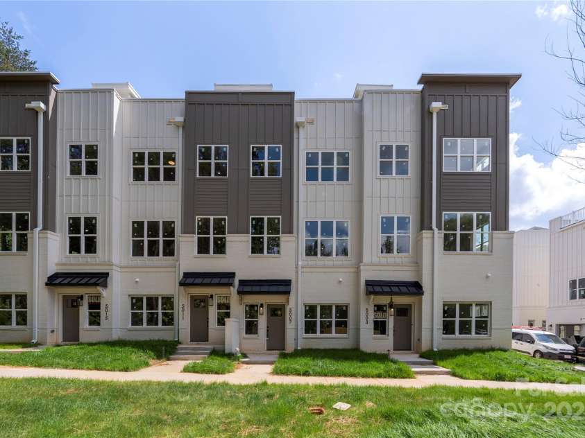 3409 Holabird Lane, Charlotte, NC 28208.  MLS# CAR4262805, YatesRealty ID 22584. 