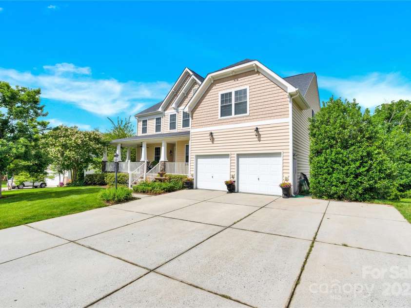 7480 Katelyn Court, Harrisburg, NC 28075.  MLS# CAR4263939, YatesRealty ID 22585. 7480 Katelyn Ct with added parking