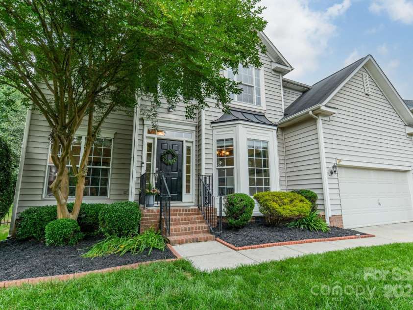 211 Tyndale Court, Waxhaw, NC 28173.  MLS# CAR4265206, YatesRealty ID 22586. 