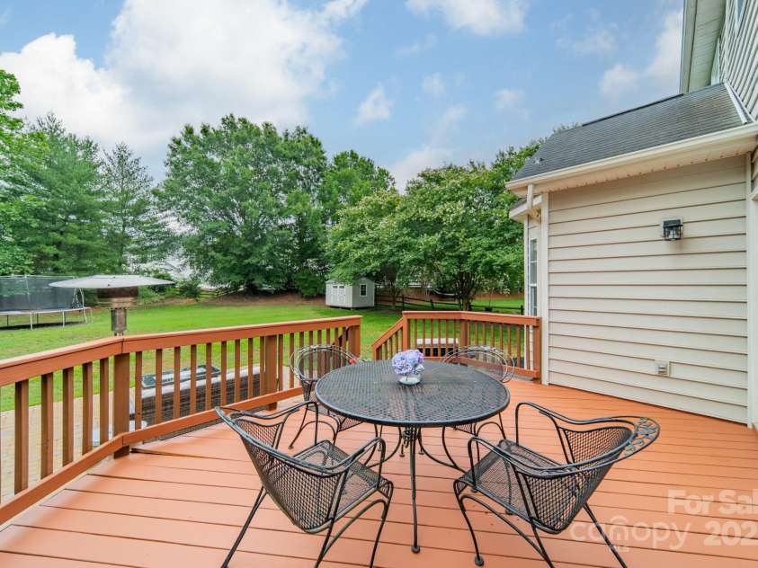 211 Tyndale Court, Waxhaw, NC 28173.  MLS# CAR4265206, YatesRealty ID 22586. 