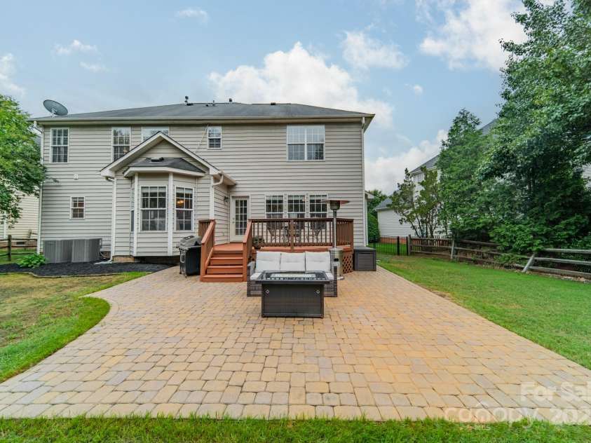 211 Tyndale Court, Waxhaw, NC 28173.  MLS# CAR4265206, YatesRealty ID 22586. 