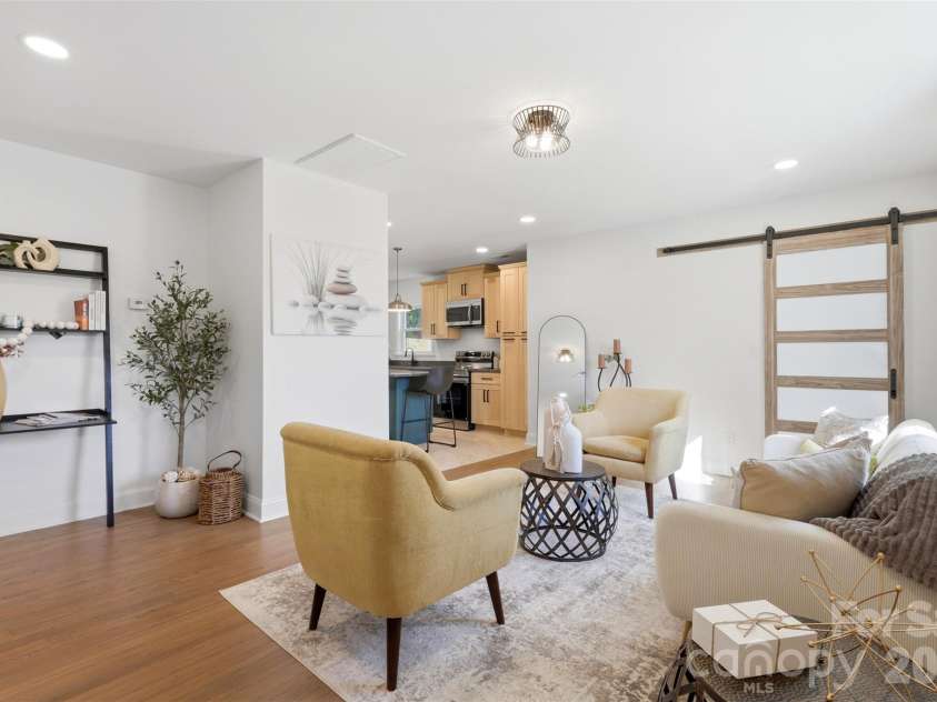 2414 Belfast Drive, Charlotte, NC 28208.  MLS# CAR4362010, YatesRealty ID 22586. 