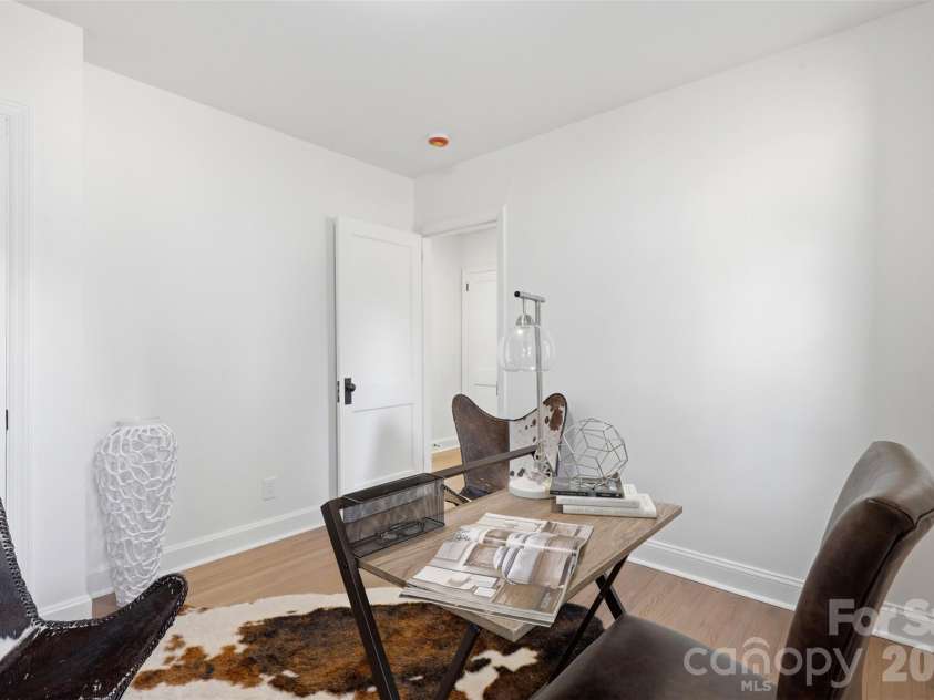2414 Belfast Drive, Charlotte, NC 28208.  MLS# CAR4362010, YatesRealty ID 22586. 