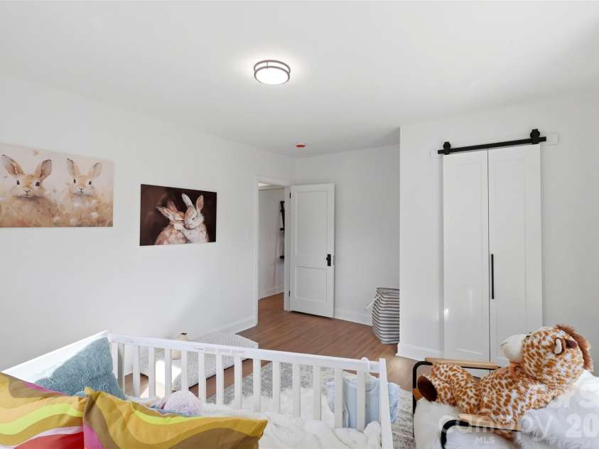 2414 Belfast Drive, Charlotte, NC 28208.  MLS# CAR4362010, YatesRealty ID 22586. 