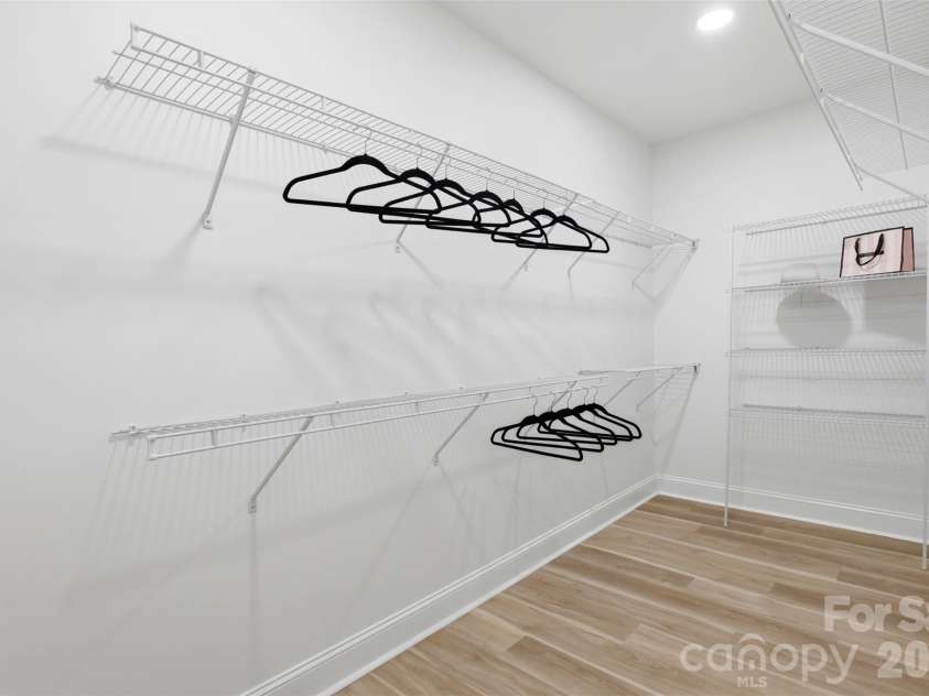 2414 Belfast Drive, Charlotte, NC 28208.  MLS# CAR4362010, YatesRealty ID 22586. 