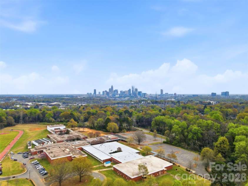 2414 Belfast Drive, Charlotte, NC 28208.  MLS# CAR4362010, YatesRealty ID 22586. 