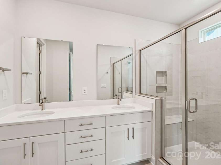 720 Flare Drive, Tega Cay, SC 29708.  MLS# CAR4267636, YatesRealty ID 22587. Primary Bath
