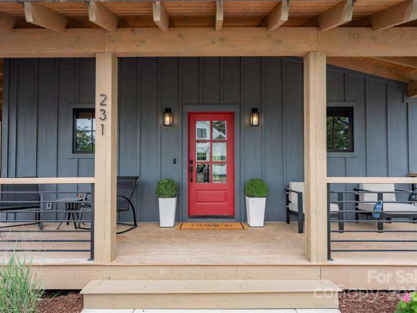 231 Westridge Farm Drive, Asheville, NC 28804.  MLS# CAR4265956, YatesRealty ID 22588. 