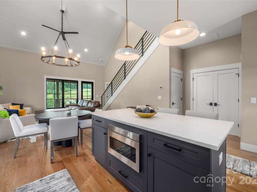 231 Westridge Farm Drive, Asheville, NC 28804.  MLS# CAR4265956, YatesRealty ID 22588. 