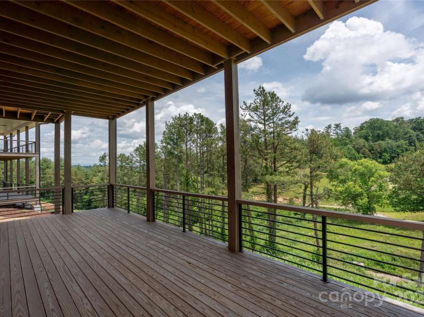 231 Westridge Farm Drive, Asheville, NC 28804.  MLS# CAR4265956, YatesRealty ID 22588. 