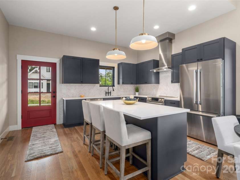 231 Westridge Farm Drive, Asheville, NC 28804.  MLS# CAR4265956, YatesRealty ID 22588. Kitchen