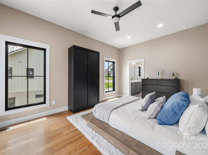 231 Westridge Farm Drive, Asheville, NC 28804.  MLS# CAR4265956, YatesRealty ID 22588. Primary