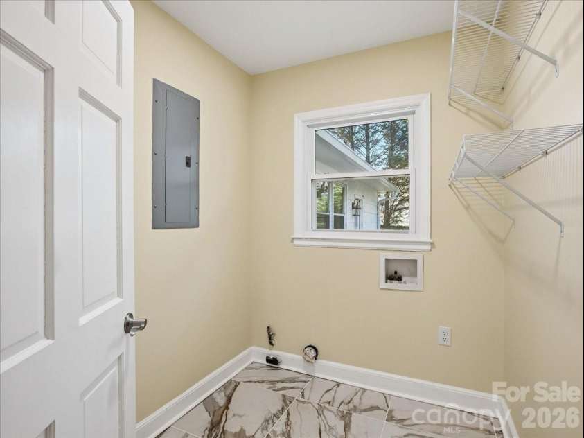 2129 James Court, Rock Hill, SC 29732.  MLS# CAR4363168, YatesRealty ID 22589. Laundry 
