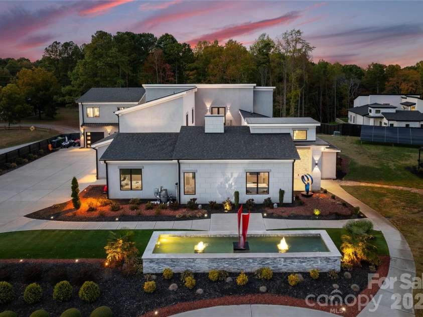 15700 Youngblood Road, Charlotte, NC 28278.  MLS# CAR4317068, YatesRealty ID 2259. 
