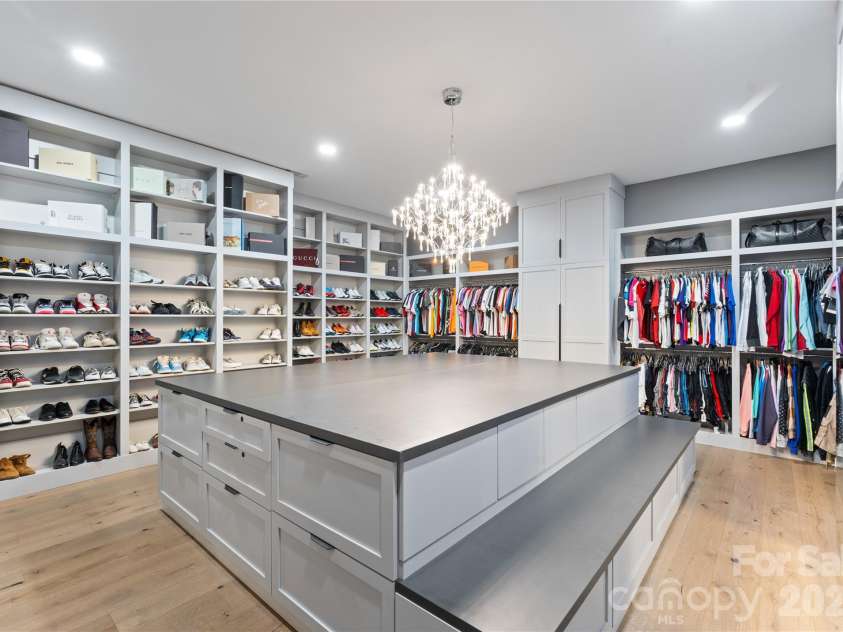 15700 Youngblood Road, Charlotte, NC 28278.  MLS# CAR4317068, YatesRealty ID 2259. 