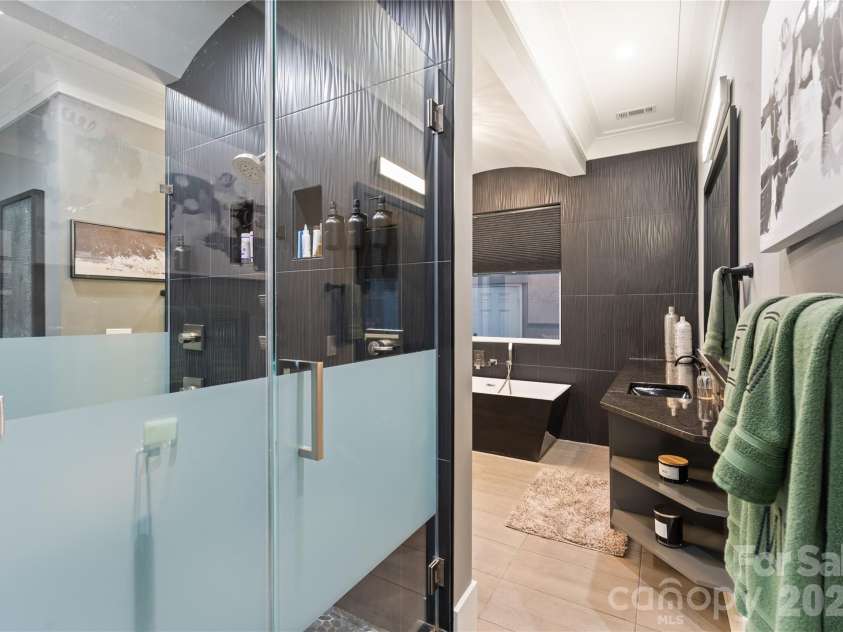 15700 Youngblood Road, Charlotte, NC 28278.  MLS# CAR4317068, YatesRealty ID 2259. 