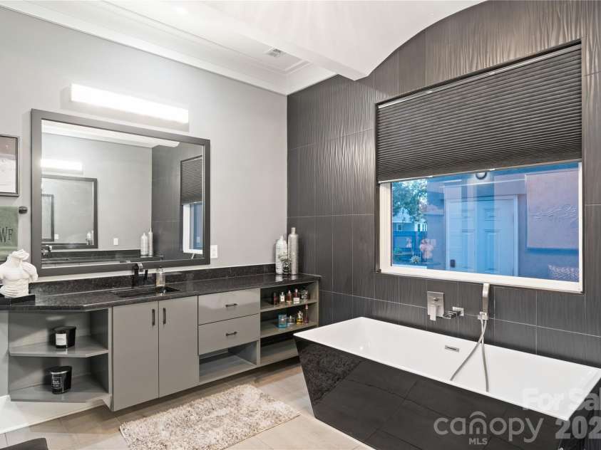 15700 Youngblood Road, Charlotte, NC 28278.  MLS# CAR4317068, YatesRealty ID 2259. 