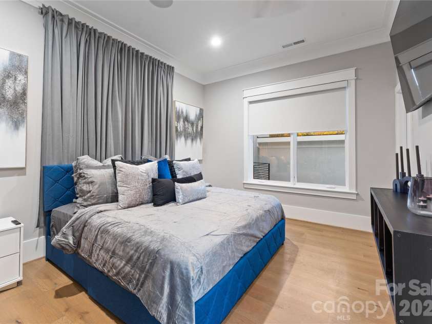 15700 Youngblood Road, Charlotte, NC 28278.  MLS# CAR4317068, YatesRealty ID 2259. 