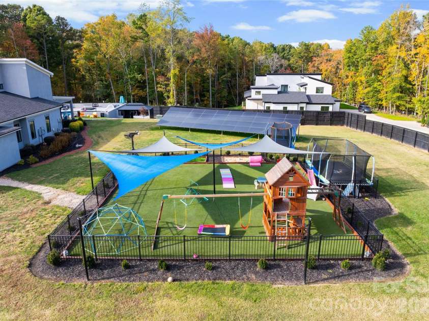 15700 Youngblood Road, Charlotte, NC 28278.  MLS# CAR4317068, YatesRealty ID 2259. 