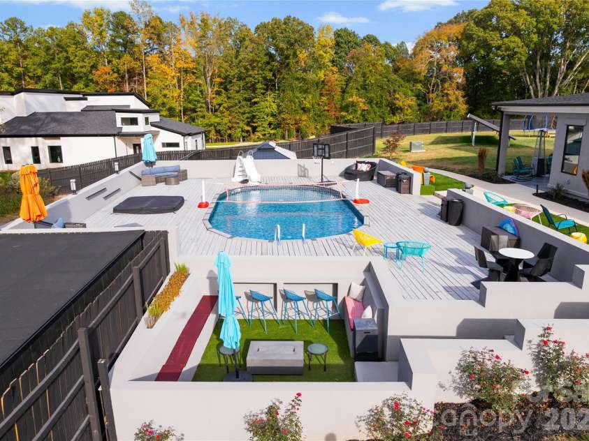 15700 Youngblood Road, Charlotte, NC 28278.  MLS# CAR4317068, YatesRealty ID 2259. 