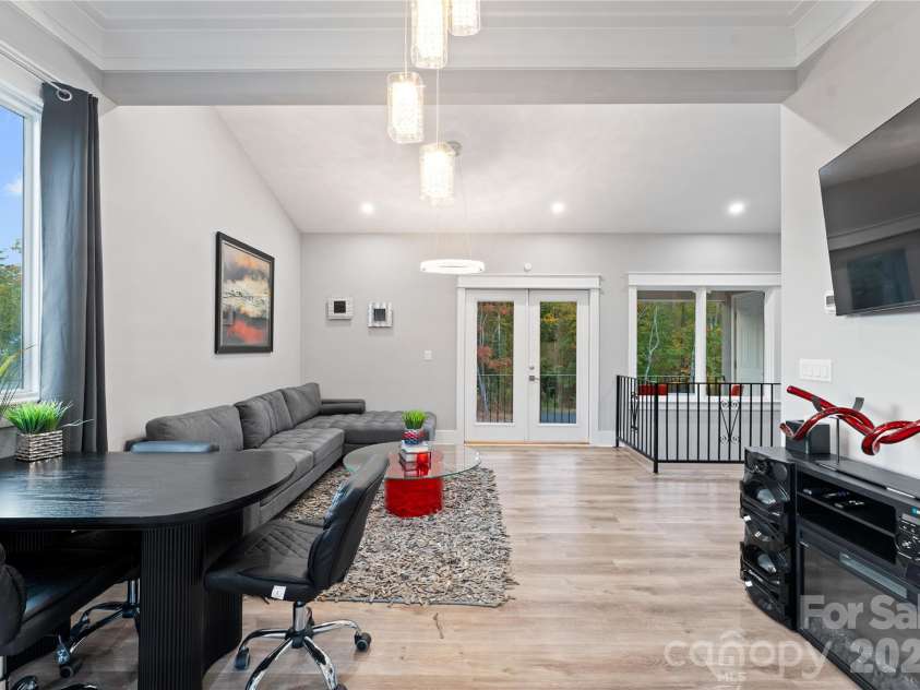 15700 Youngblood Road, Charlotte, NC 28278.  MLS# CAR4317068, YatesRealty ID 2259. 