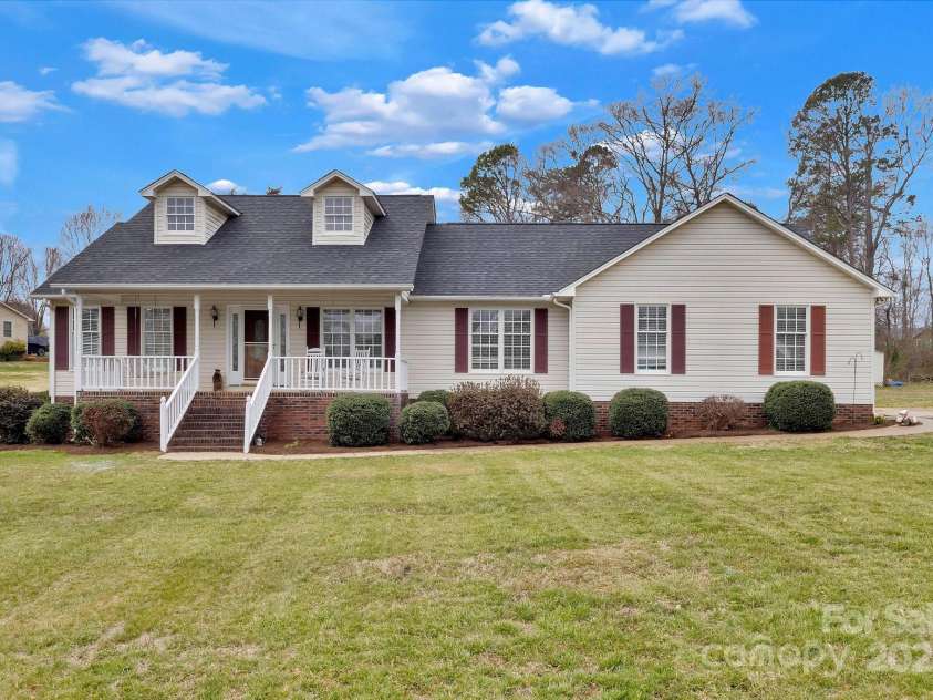 207 Silver Creek Lane, Shelby, NC 28152.  MLS# CAR4234502, YatesRealty ID 2259. 