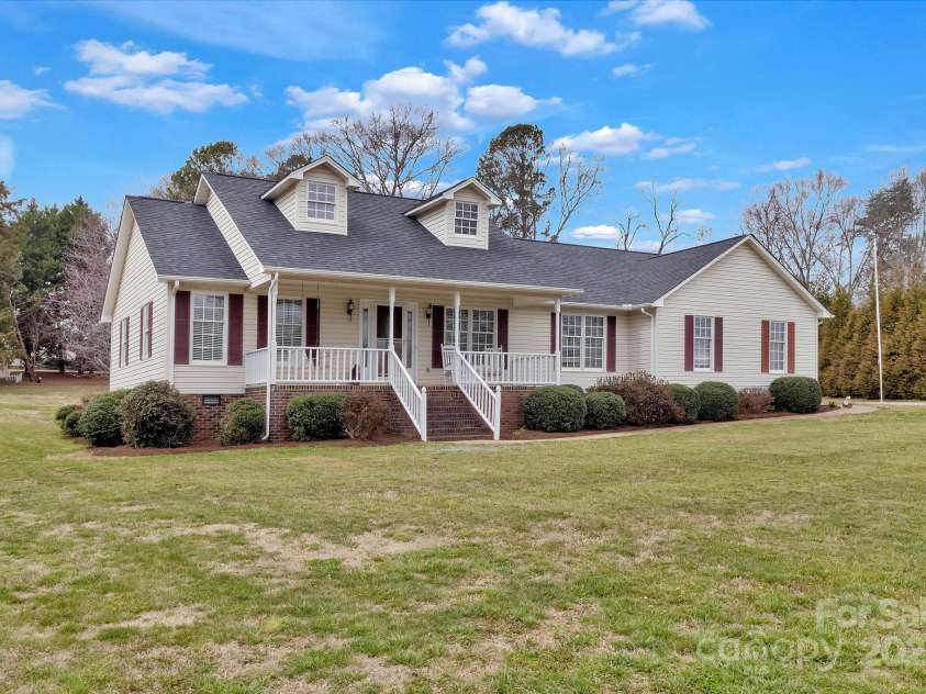 207 Silver Creek Lane, Shelby, NC 28152.  MLS# CAR4234502, YatesRealty ID 2259. 