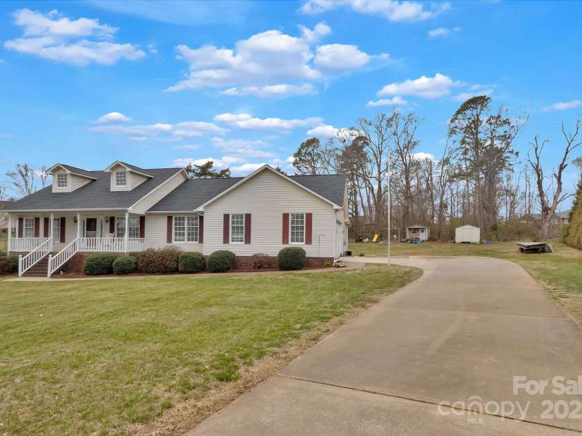 207 Silver Creek Lane, Shelby, NC 28152.  MLS# CAR4234502, YatesRealty ID 2259. 