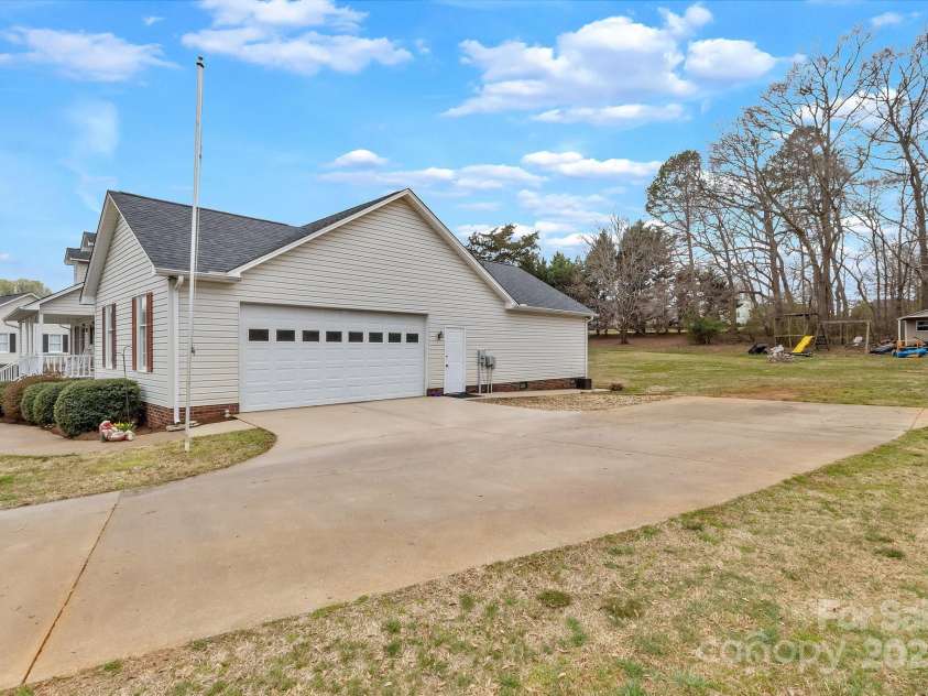207 Silver Creek Lane, Shelby, NC 28152.  MLS# CAR4234502, YatesRealty ID 2259. 