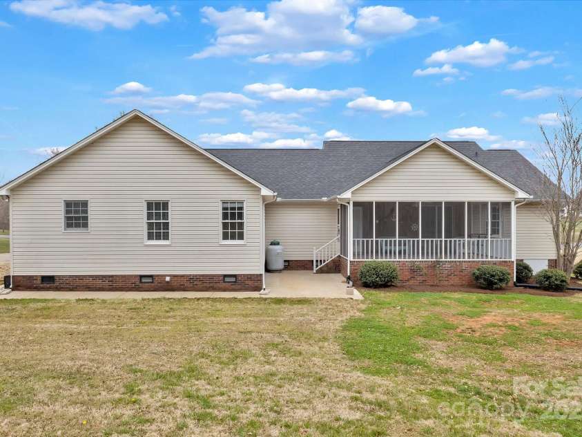 207 Silver Creek Lane, Shelby, NC 28152.  MLS# CAR4234502, YatesRealty ID 2259. 
