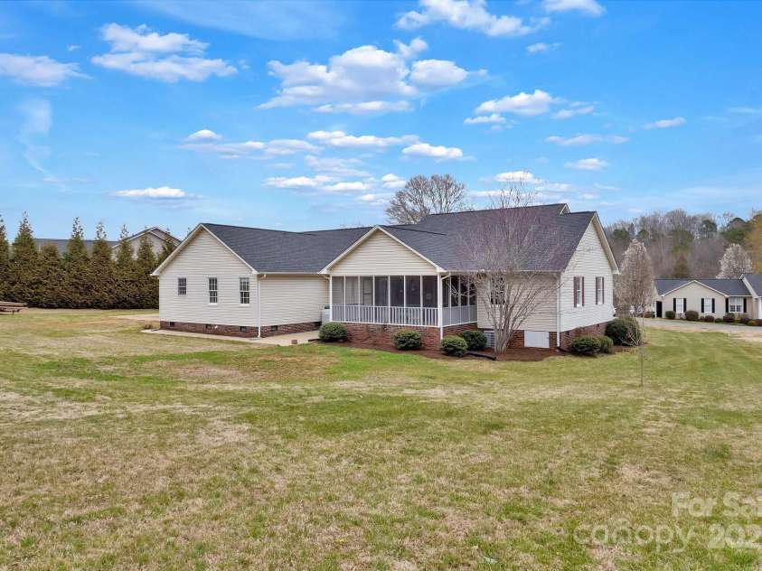 207 Silver Creek Lane, Shelby, NC 28152.  MLS# CAR4234502, YatesRealty ID 2259. 