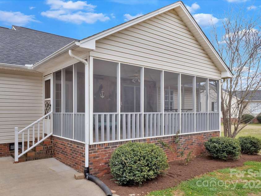 207 Silver Creek Lane, Shelby, NC 28152.  MLS# CAR4234502, YatesRealty ID 2259. 