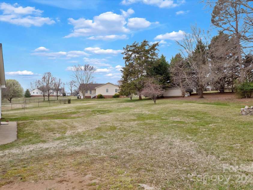 207 Silver Creek Lane, Shelby, NC 28152.  MLS# CAR4234502, YatesRealty ID 2259. 