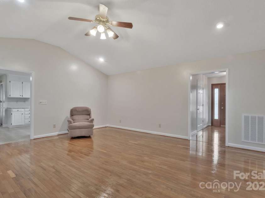 207 Silver Creek Lane, Shelby, NC 28152.  MLS# CAR4234502, YatesRealty ID 2259. 