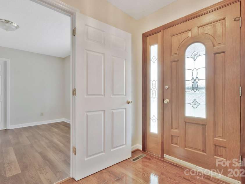 207 Silver Creek Lane, Shelby, NC 28152.  MLS# CAR4234502, YatesRealty ID 2259. 